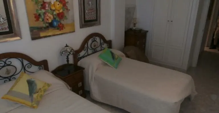 Dormitorio y su mobiliario · Vista 12