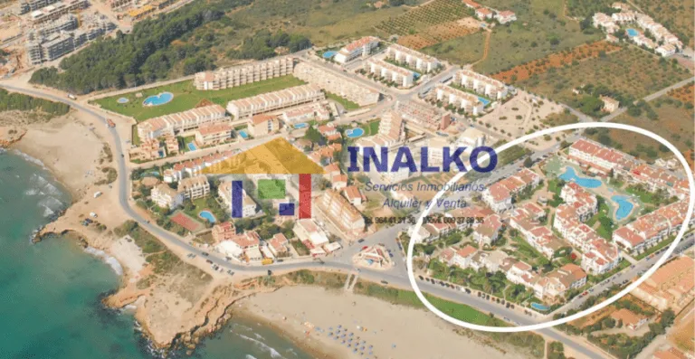 Vista aérea del litoral y los edificios