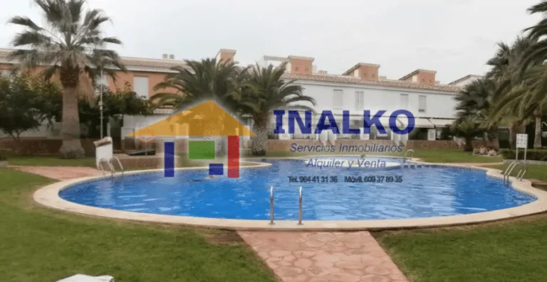 Piscina y zona exterior · Vista 1