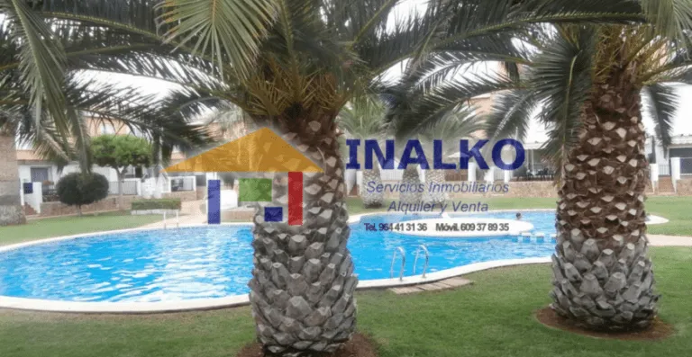 Piscina y zona exterior · Vista 2