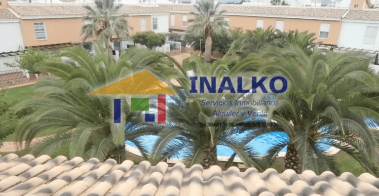 Piscina y zona exterior · Vista 3