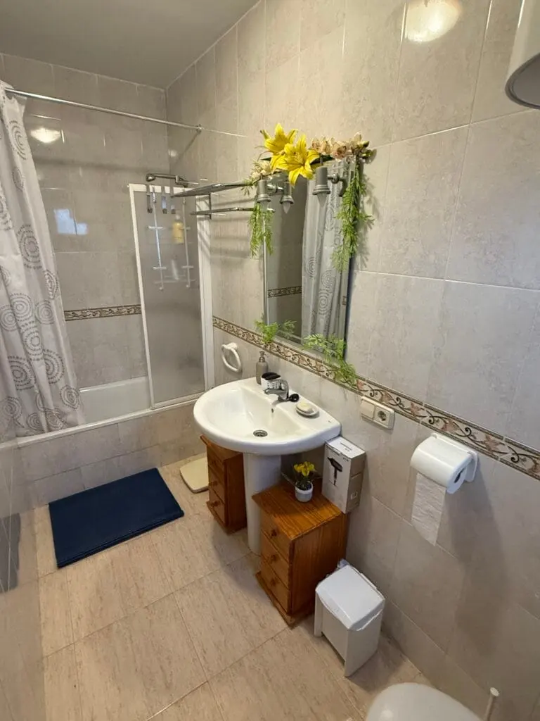 Baño de la vivienda · Arcos i - playa las fuentes