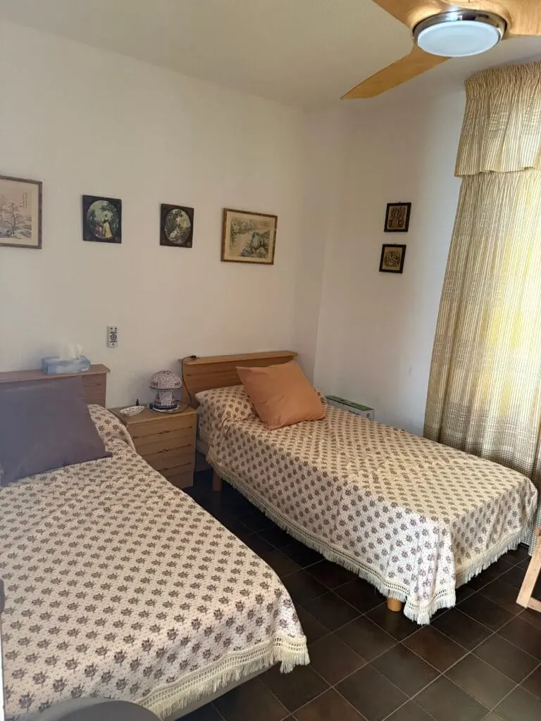 Dormitorio de la vivienda · Arenal - playa cargador