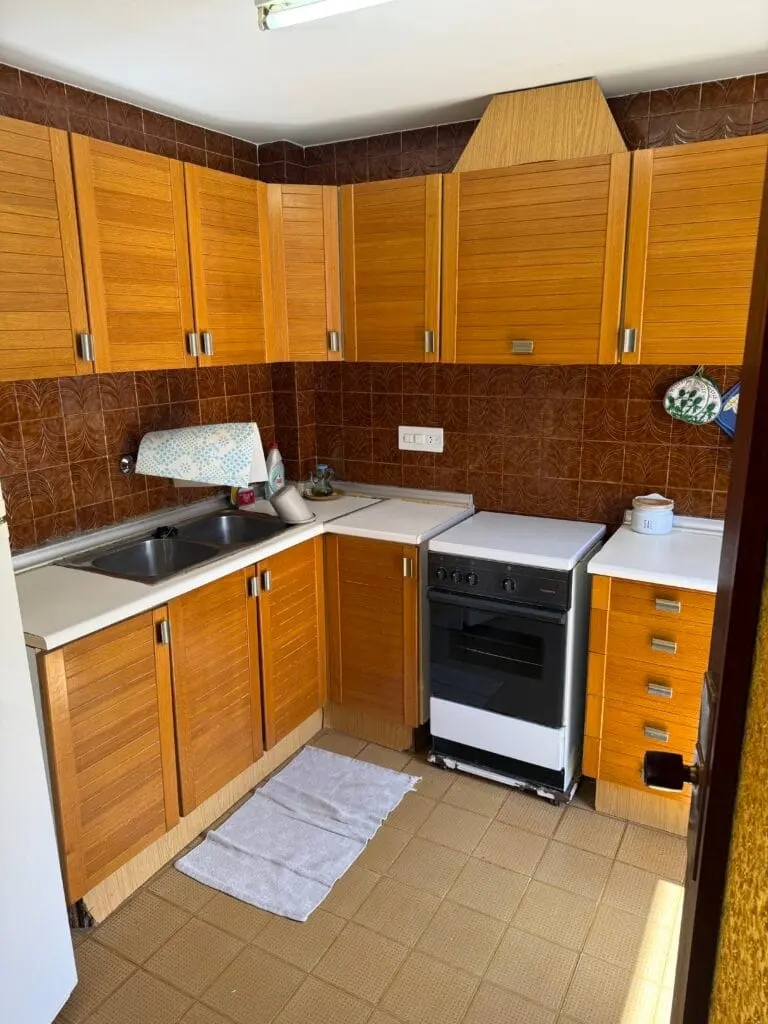 Cocina de la vivienda · Arenal - playa cargador
