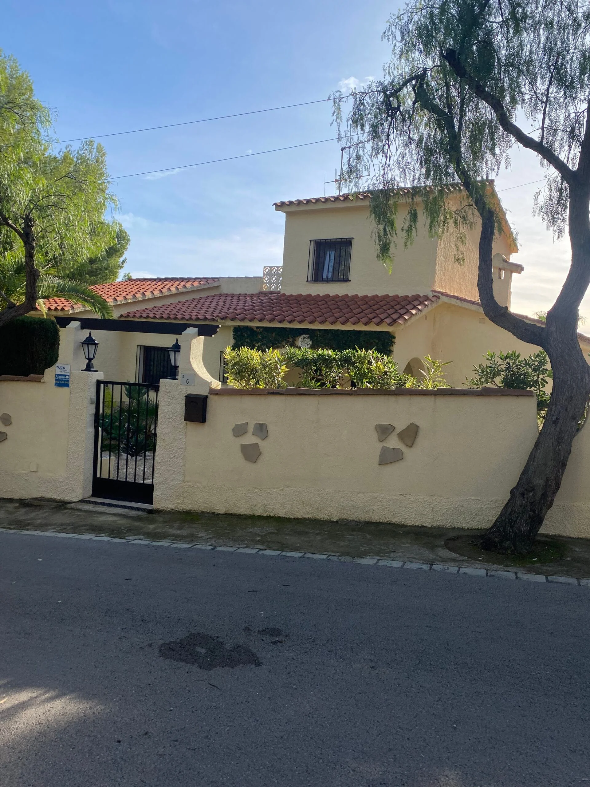 FABULOSO CHALET – LAS FUENTES