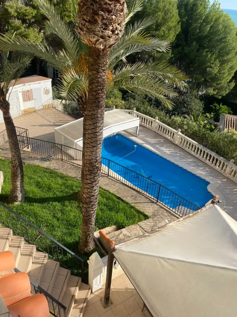Piscina y zona exterior · Vista 12