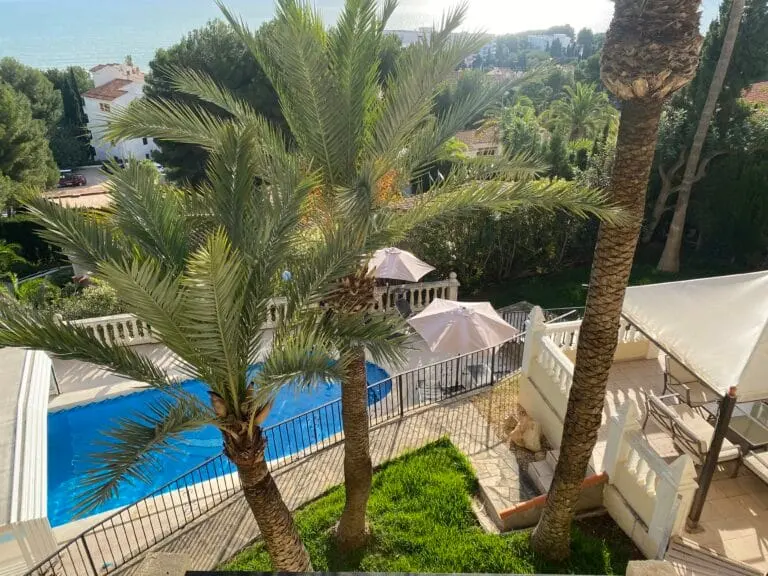 Piscina y zona exterior · Vista 9