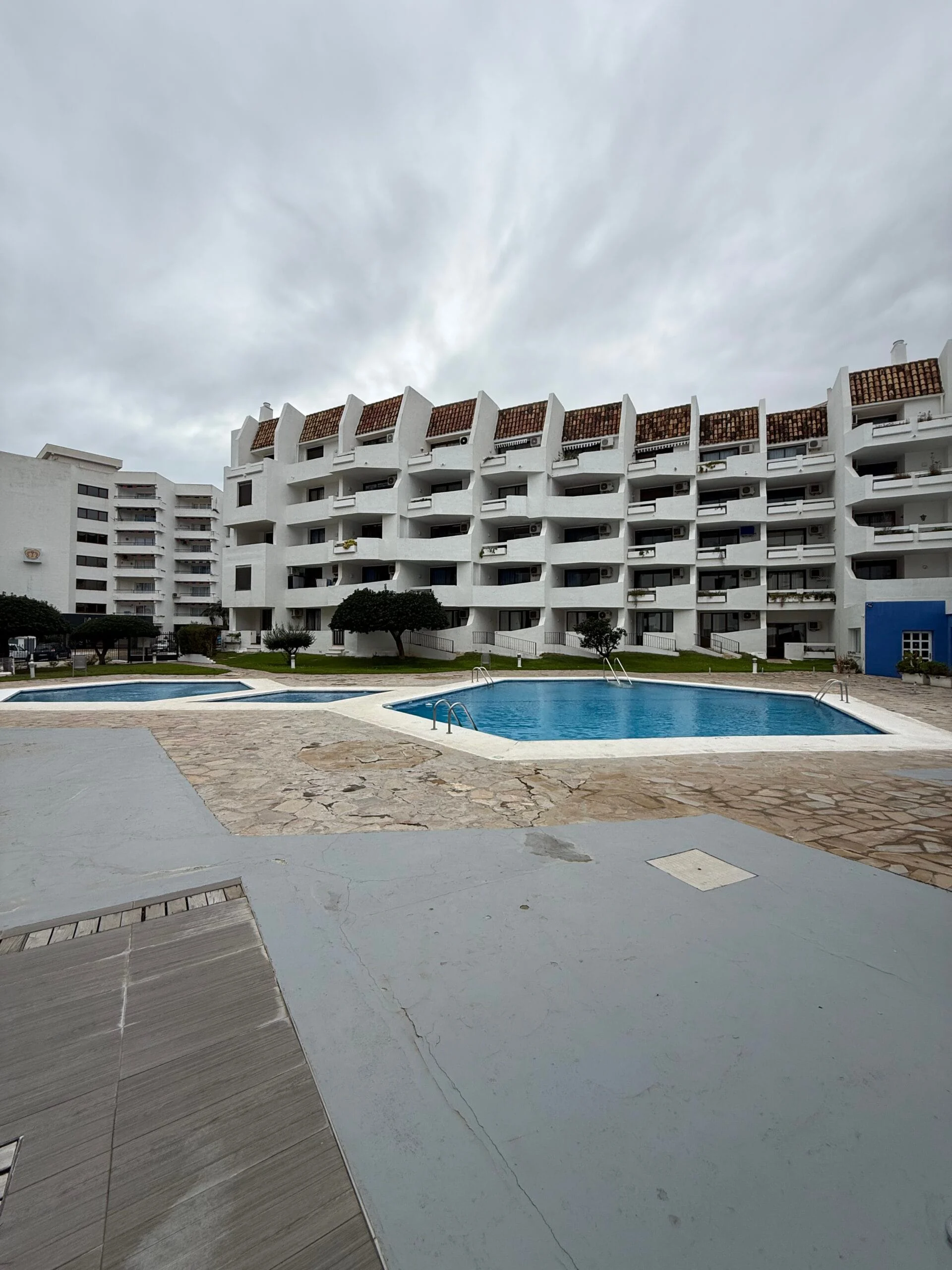 Piscina y su entorno · Estudio en eurhostal