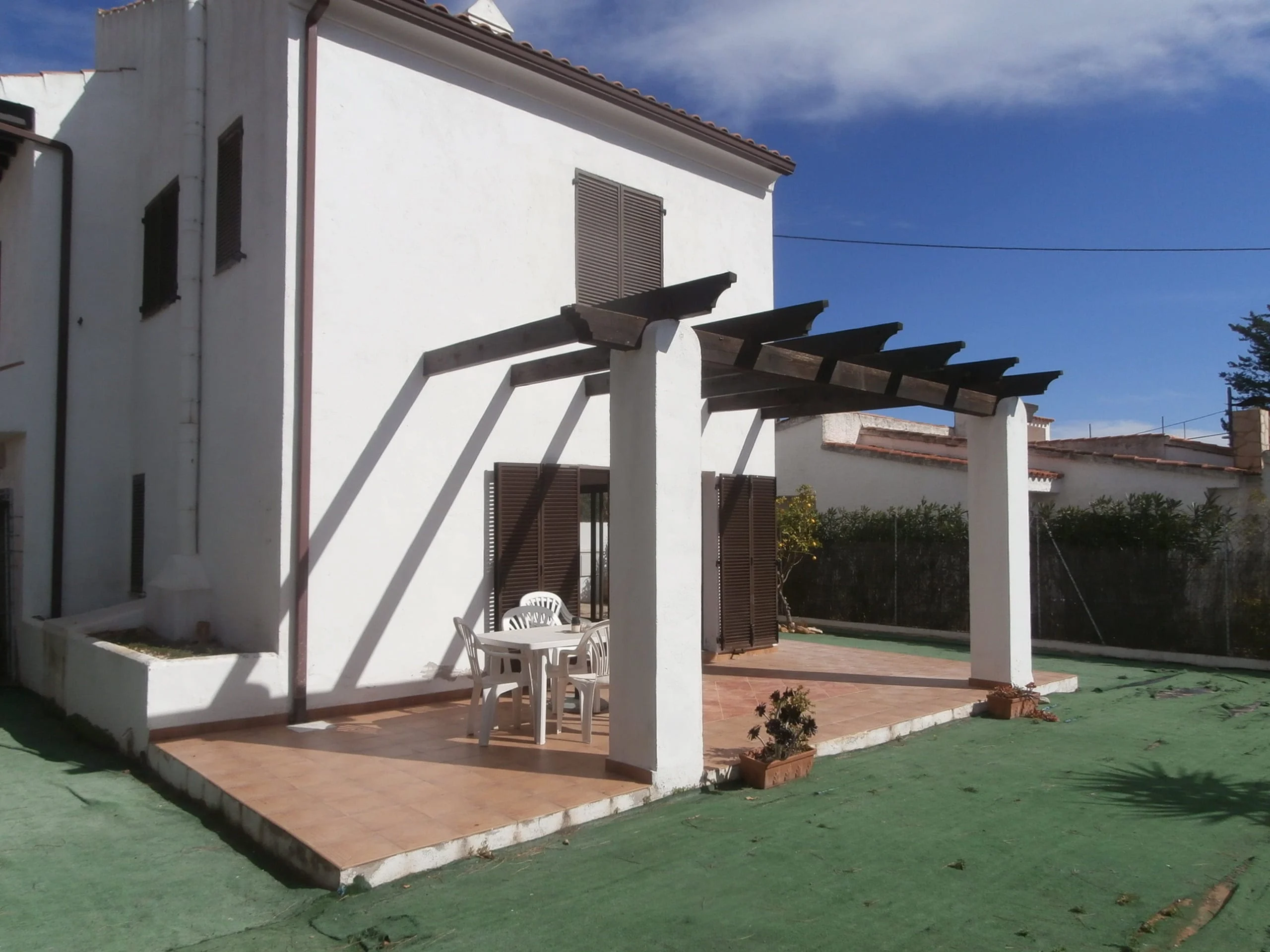 Fachada y exterior de la vivienda · Adosado - porta alcala - playa cargador