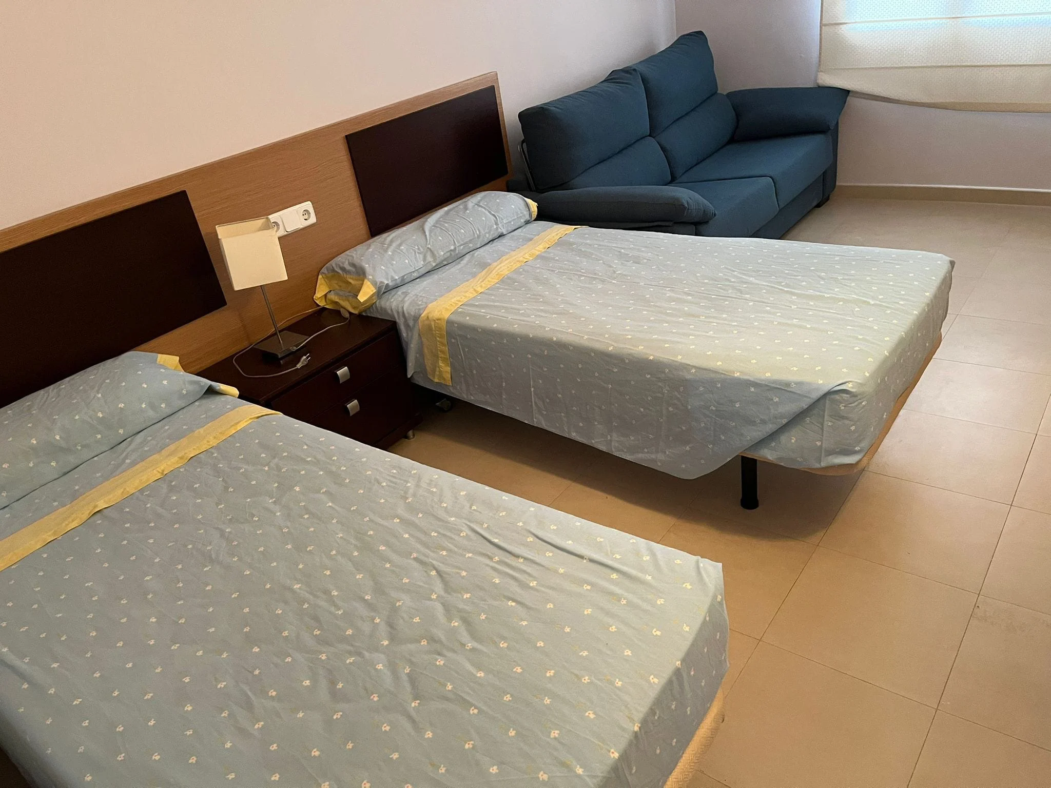 Dormitorio y su mobiliario · Vista 24