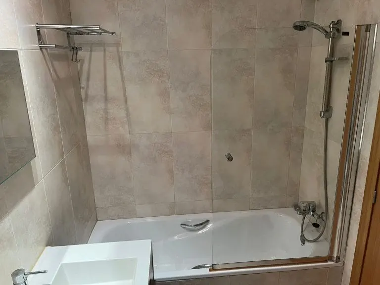 Baño con bañera