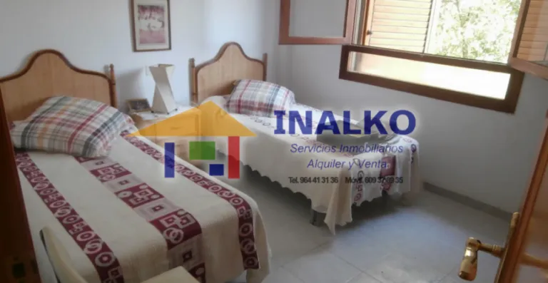 Dormitorio y su mobiliario · Vista 3