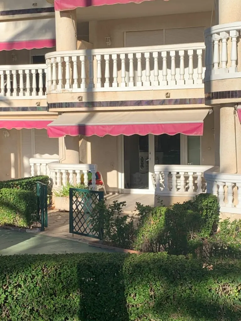 Fachada y exterior de la vivienda · Apartamento en playa romana - casablanca · Vista 28