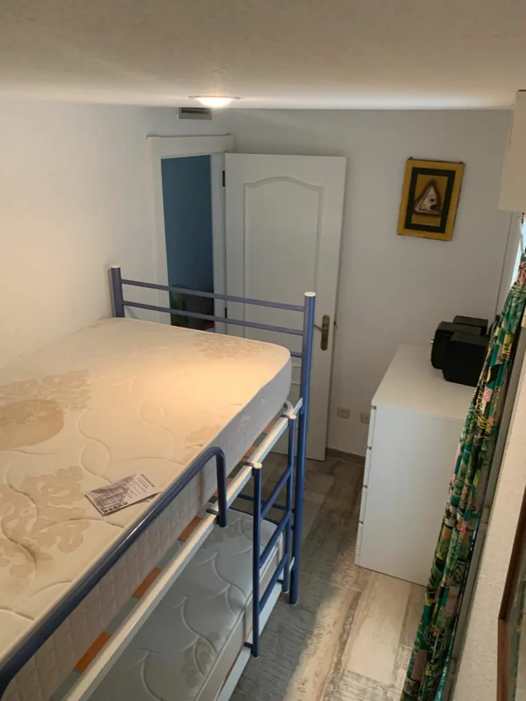 Dormitorio y su mobiliario · Vista 30