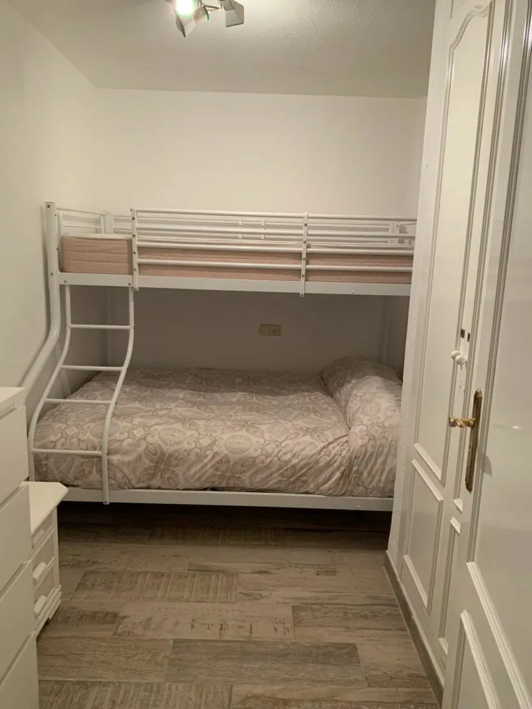 Dormitorio de la vivienda · Apartamento en playa romana - casablanca · Vista 25