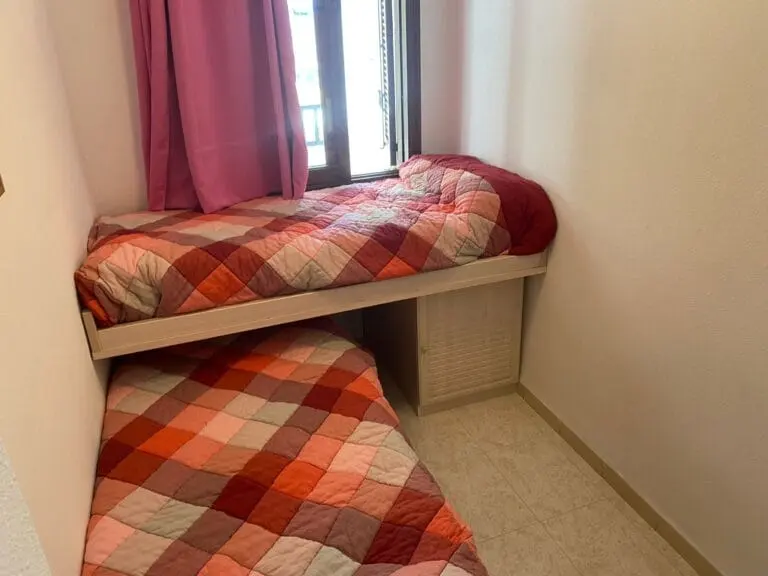 Dormitorio de la vivienda · Fabuloso adosado en fuentemar · Vista 7