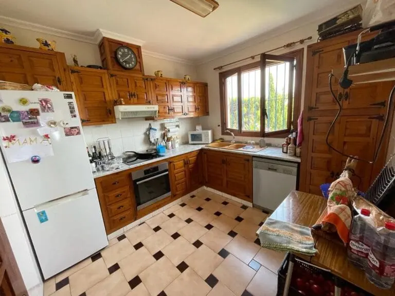 Cocina de la vivienda · Fantástico chalet con parcela en raco del vale