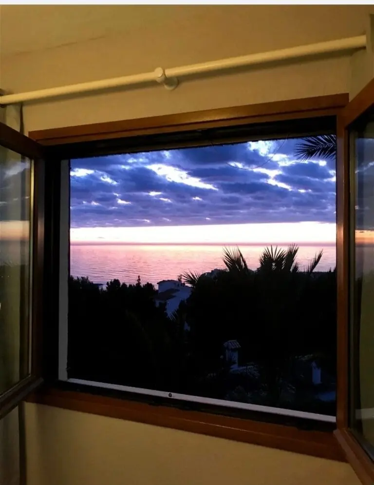 Cielo y horizonte con luz anaranjada · Vista 62