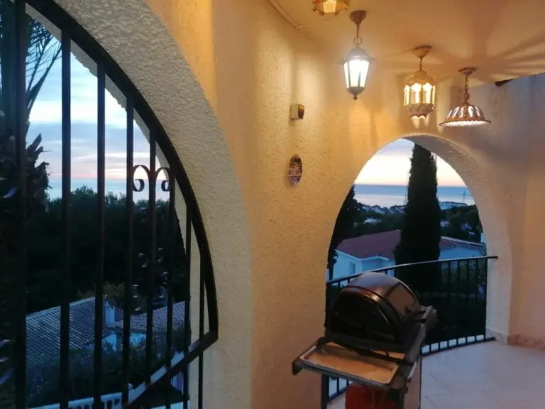 Terraza y espacio exterior · Fabuloso chalet - las fuentes · Vista 37